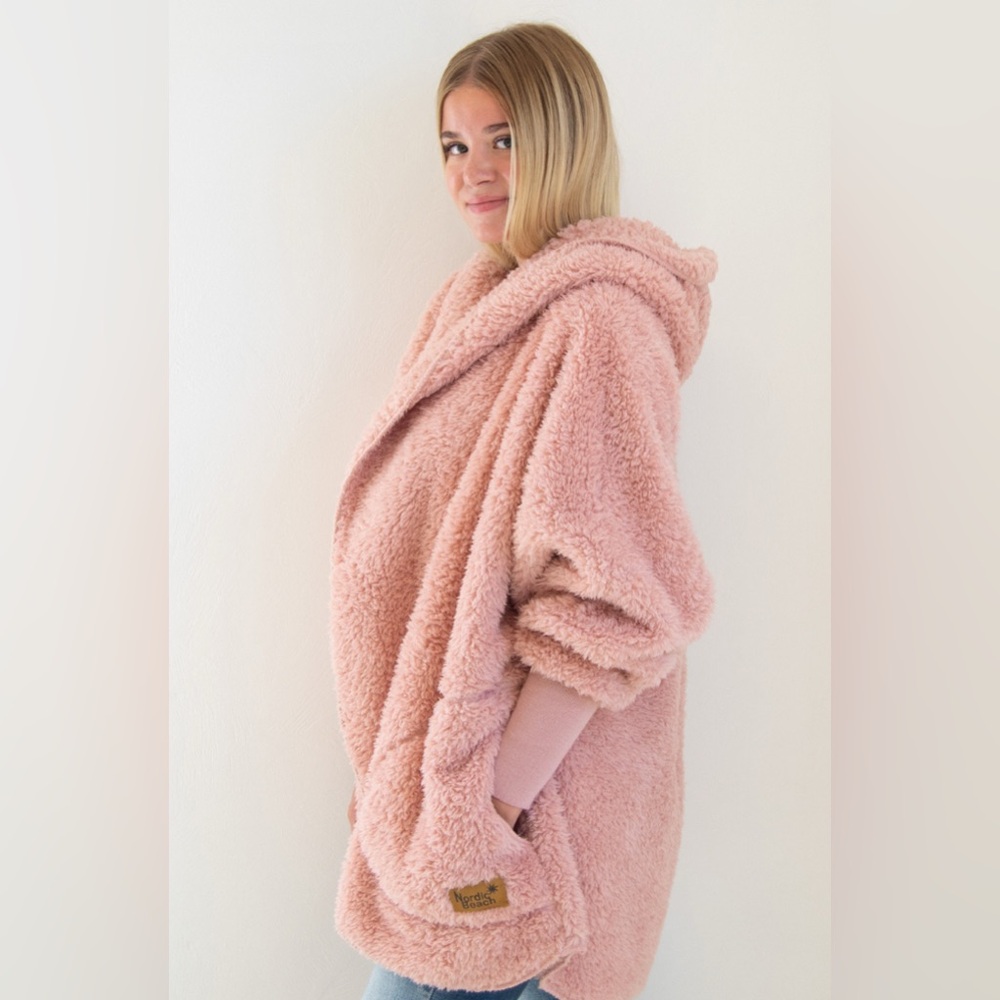 Nordic Beach Pink Sherpa Cozy Wrap/Cardigan One Size Soft Casual